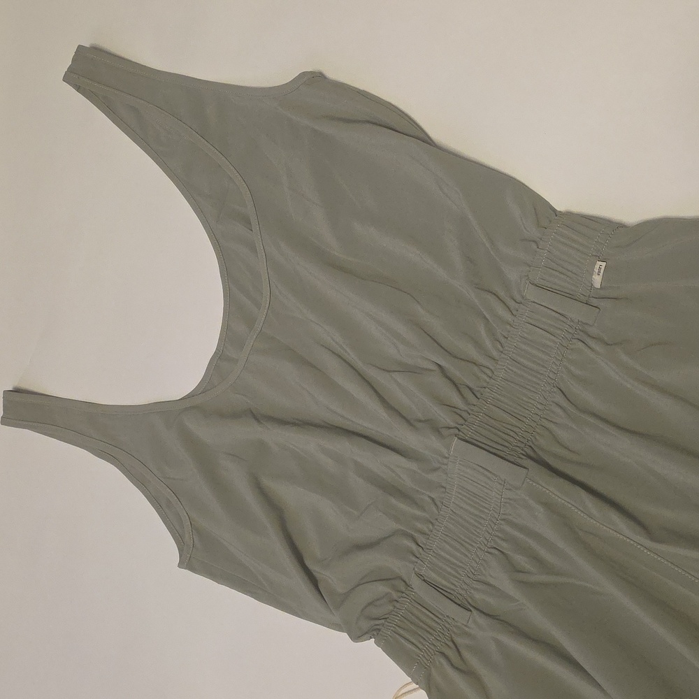 NWT Women's Vuori Villa Pose Scoop Jumpsuit in Sage Green & Size Small. - Picture 2 of 6